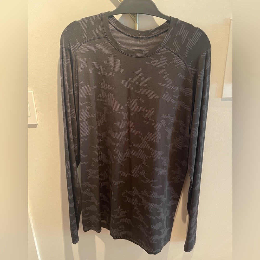 Men Long Sleeve Lululemon Shirt - Camouflage (XL)